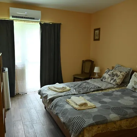 Coastalguest House 4* 大特尔诺沃