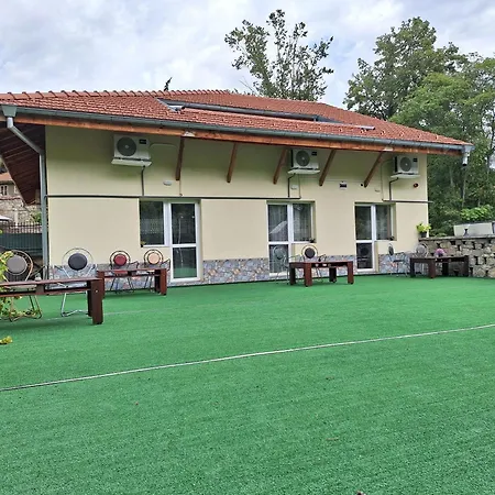 Coastalguest House 4*